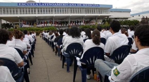 Governo da Bahia abre 60 vagas para estudantes de baixa renda cursarem medicina em Cuba